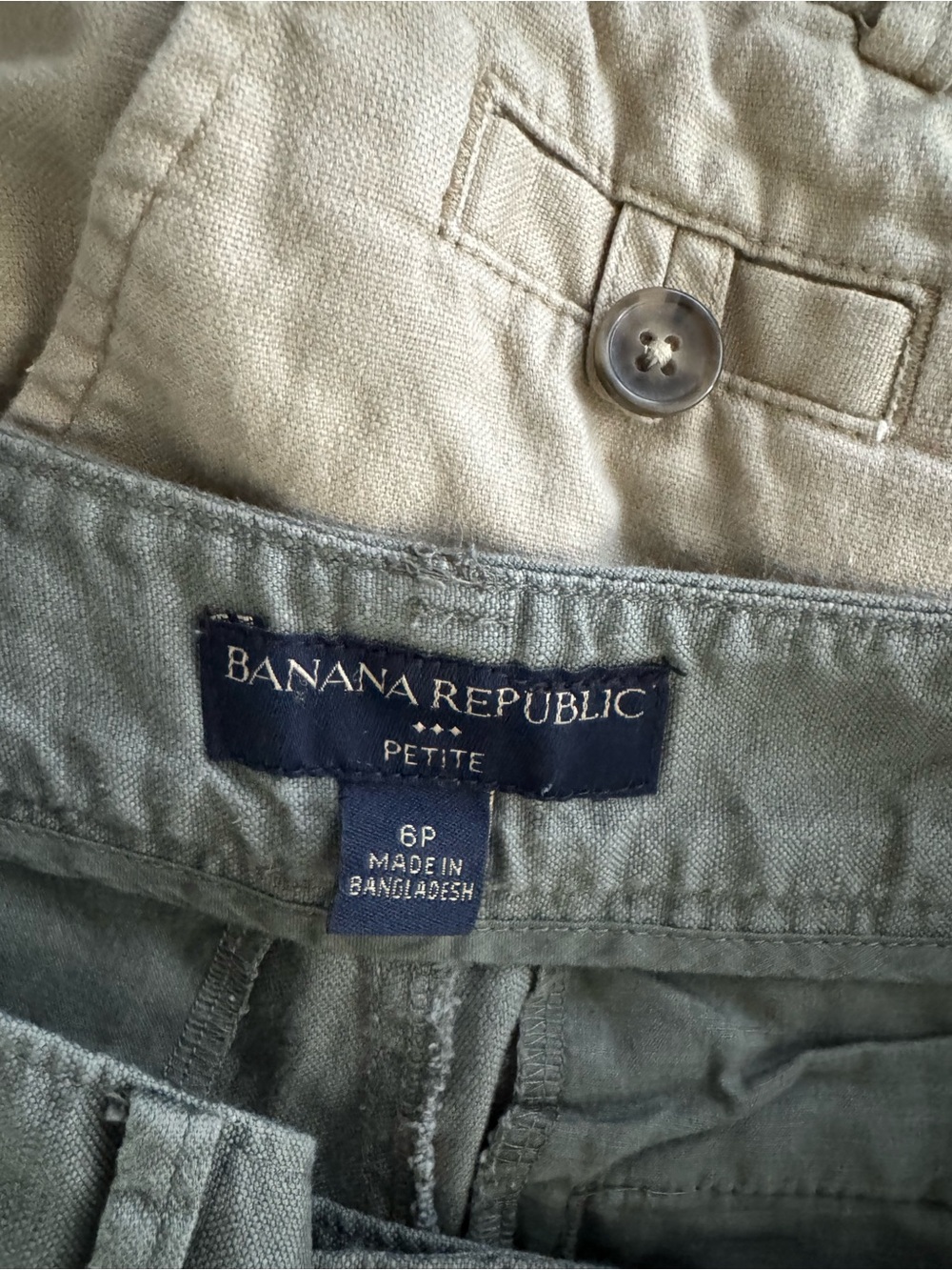 Banana Republic Women’s Linen-Blend Shorts — khaki & Sage - Picture 2 of 5